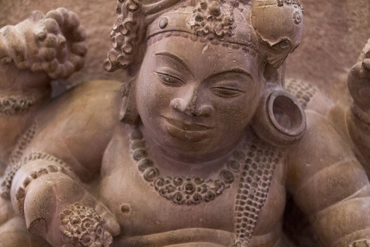 Indiai Nemzeti Múzeum, Delhi. Shiva Vamana. Nagpur, Maharashtra. Kő. 5. századi részlet. India. alkotó: Unbekannt