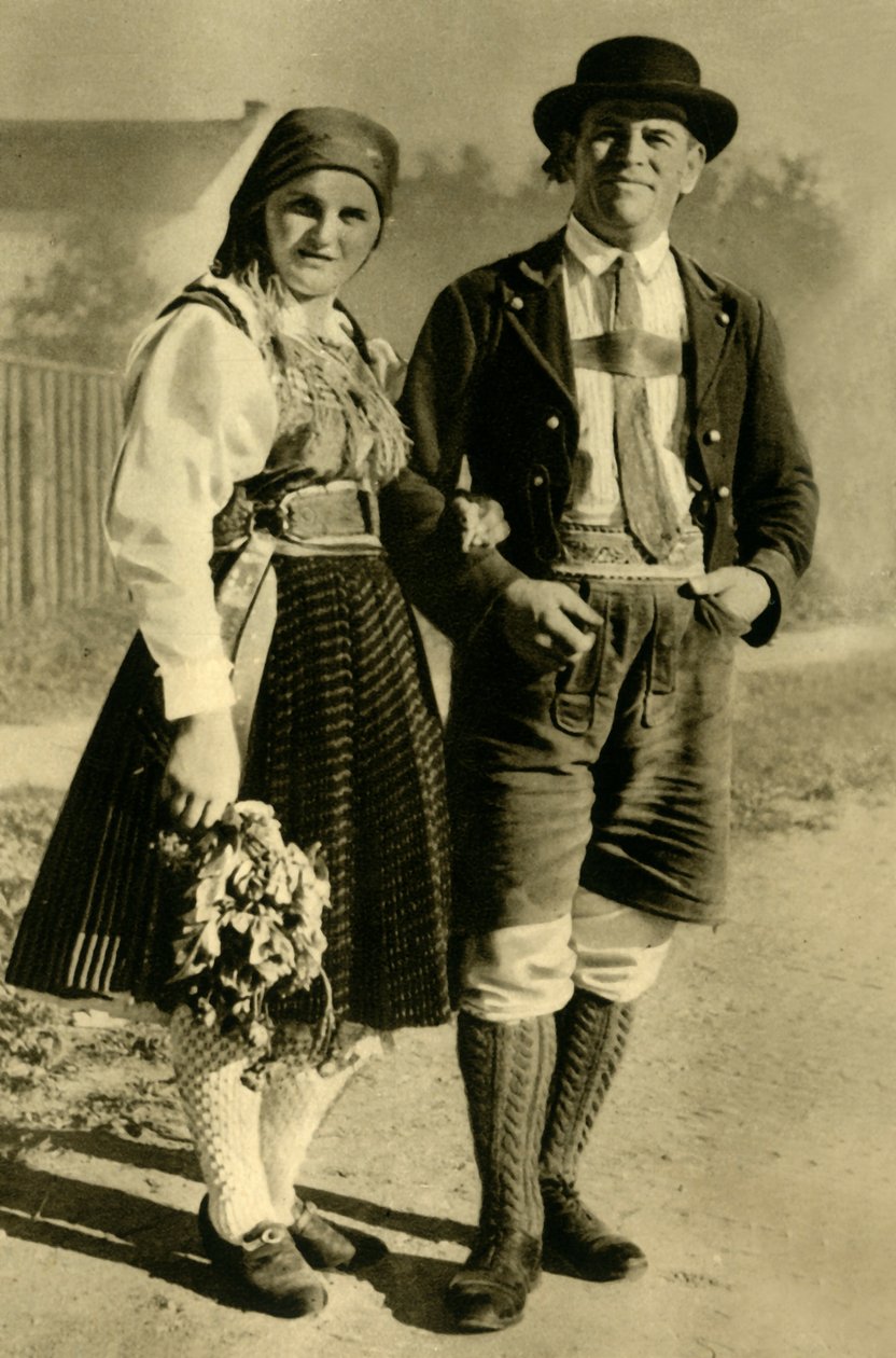 Ifjú házasok népviseletben, Karintia, Ausztria, 1935. alkotó: Unbekannt