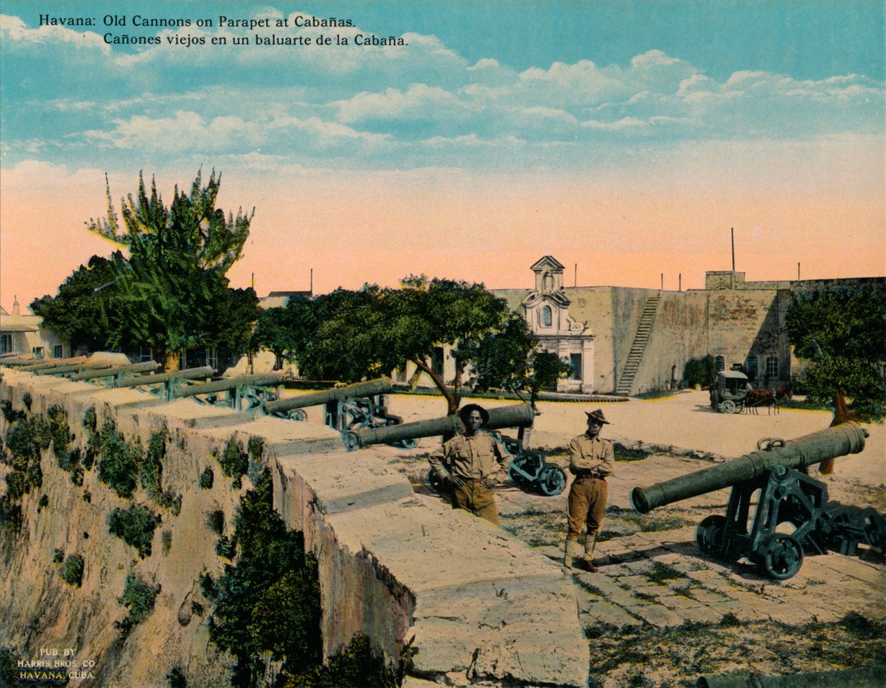 Régi ágyúk a mellvéden a La Cabana erődnél, Havanna, Kuba, 1920 alkotó: Unbekannt
