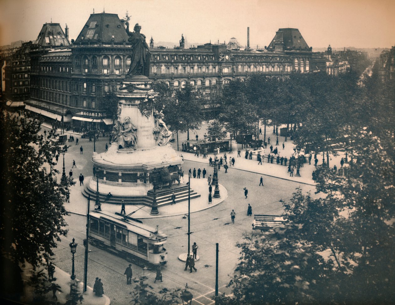 Párizs. - Köztársaság tér. -LL, c1910. alkotó: Unbekannt