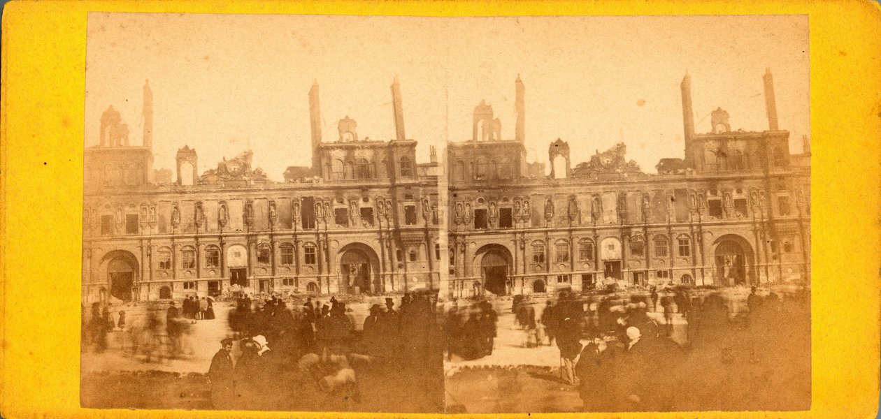 Paris Commune (1871): a Hotel de Ville képe az 1871. májusi tűzvész után. Névtelen fényképezés. Nyomtatás kartonra Dim. 17x8 cm alkotó: Unbekannt