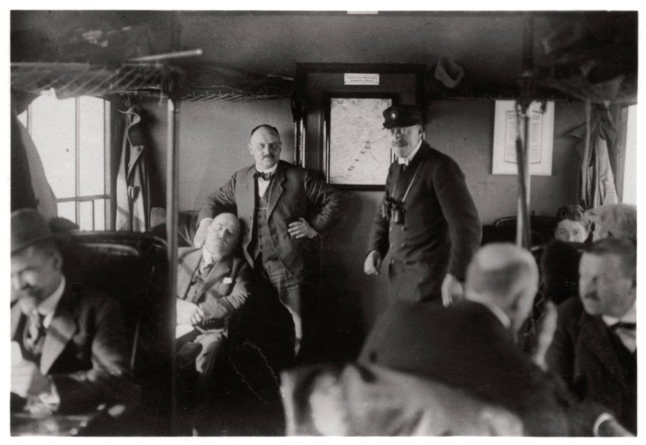 Egy Zeppelin utastere, Bodeni-tó, Németország, 1909-1933 1933 alkotó: Unbekannt