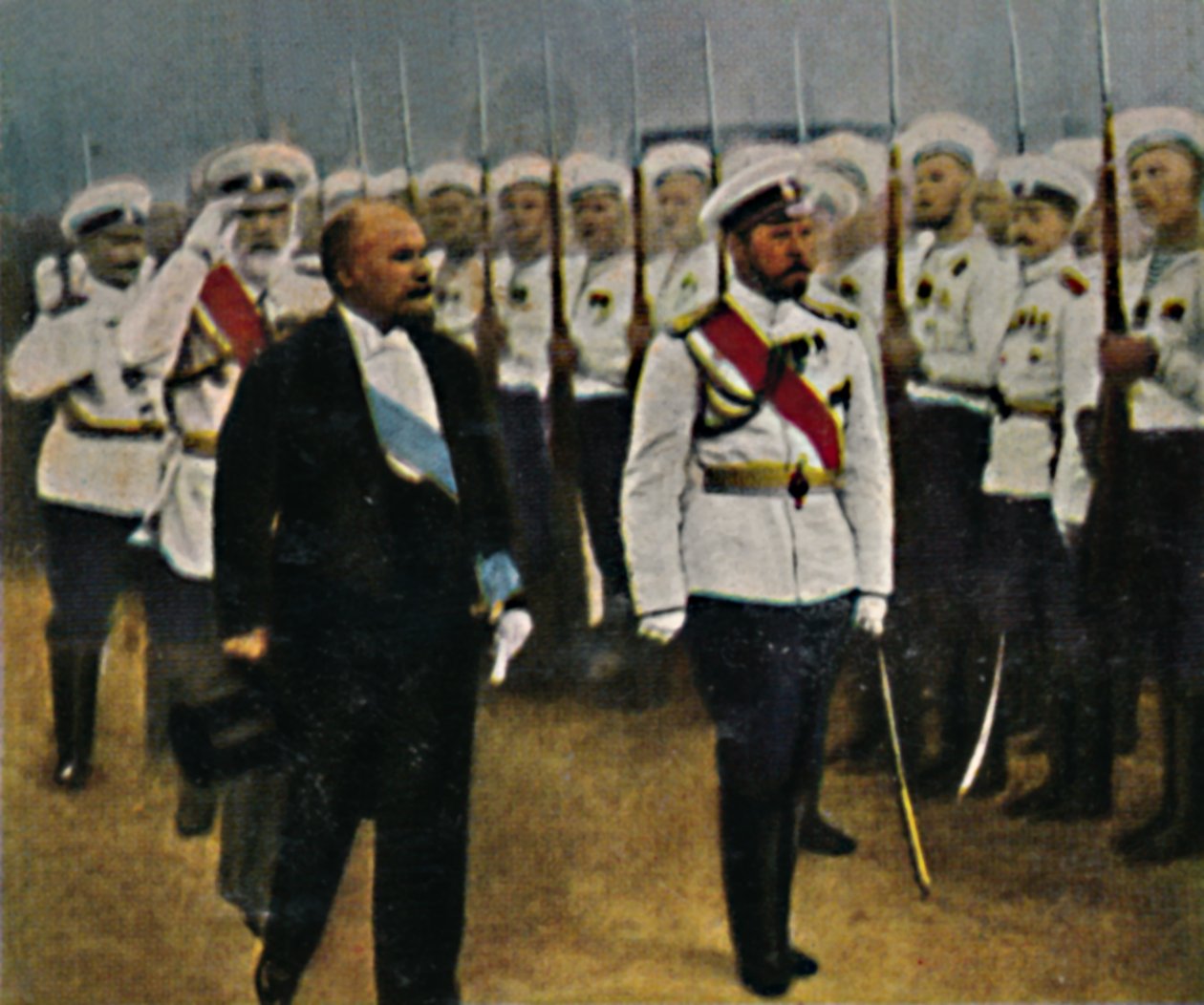 Poincaré 1860-ban született, II. Miklós cár pedig 1868-1918, 1934. alkotó: Unbekannt