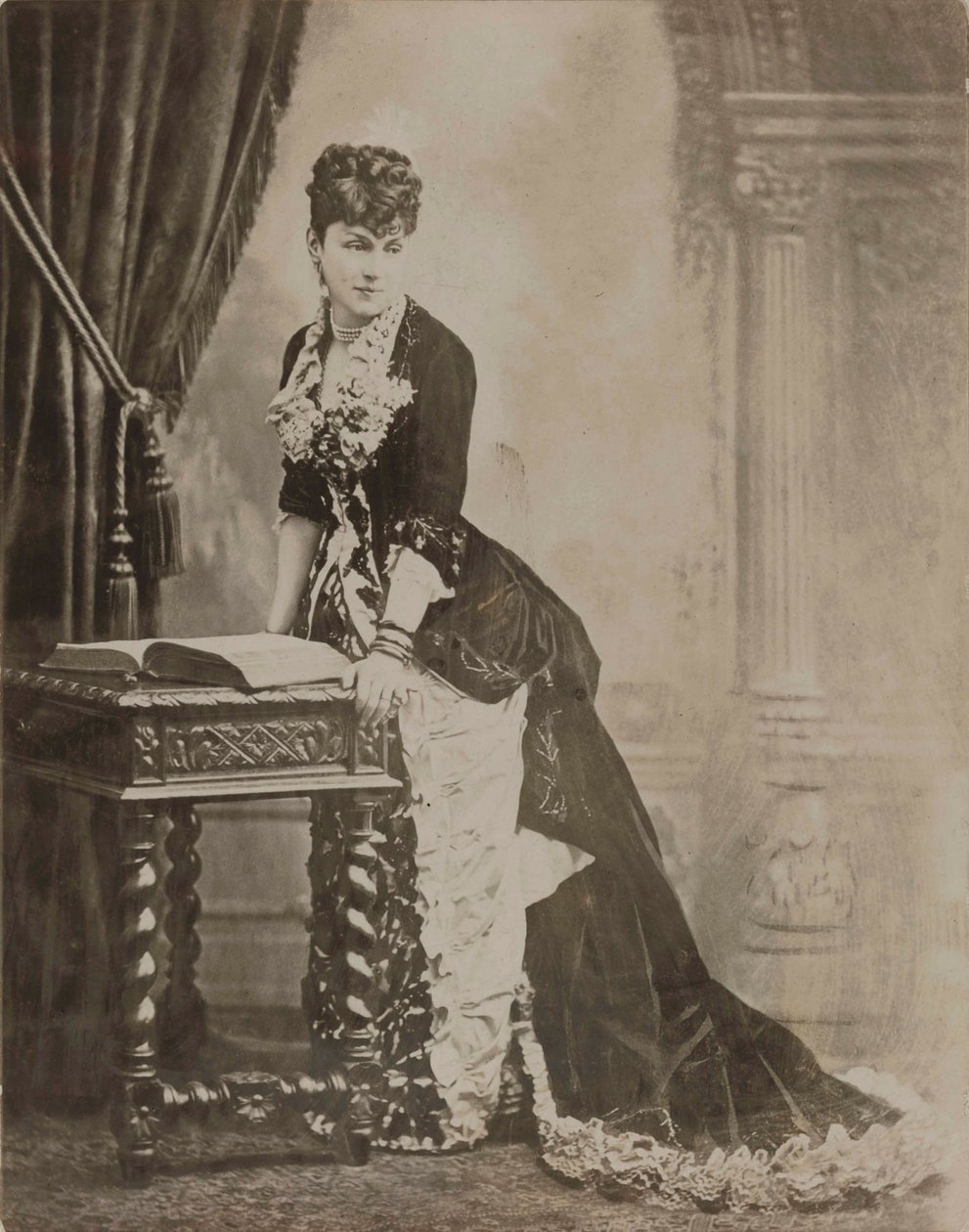 Marie Arconati Visconti márkiné portréja, szül. Peyrat 1840-1923, 1870. alkotó: Unbekannt