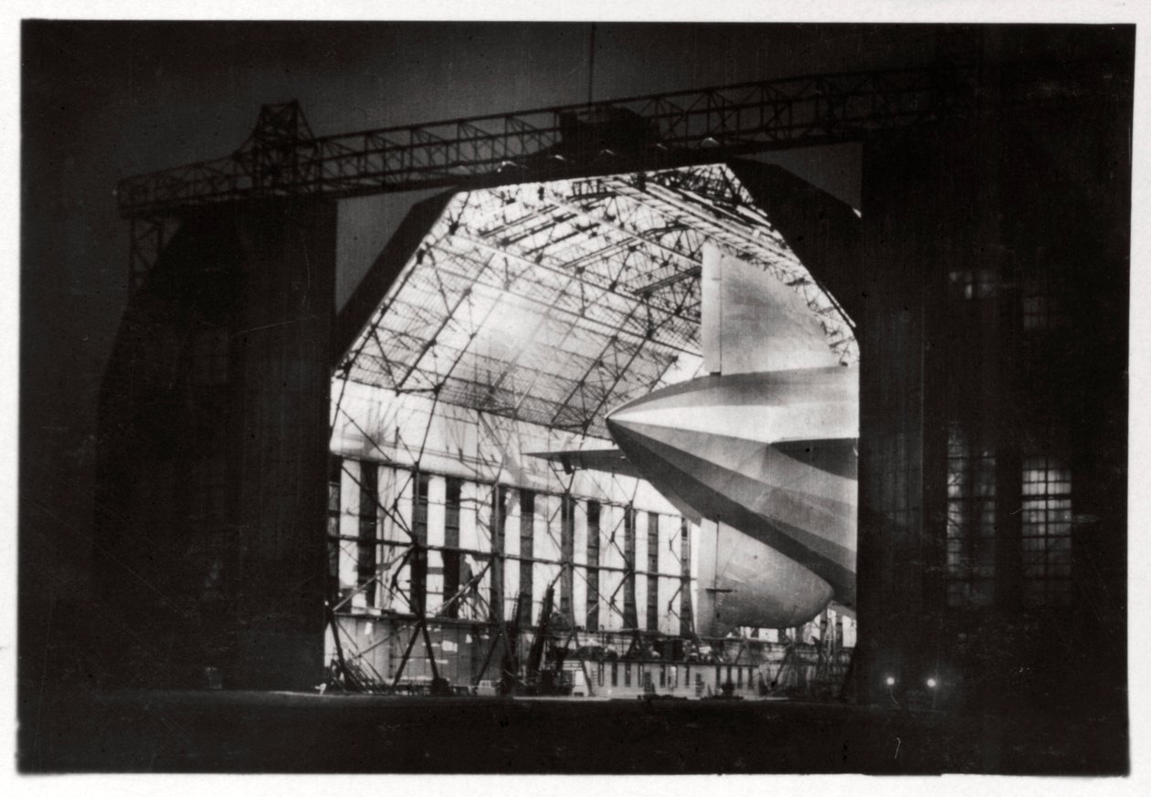 Éjszakai repülés előkészületei, Zeppelin LZ 127 Graf Zeppelin, 1933 alkotó: Unbekannt