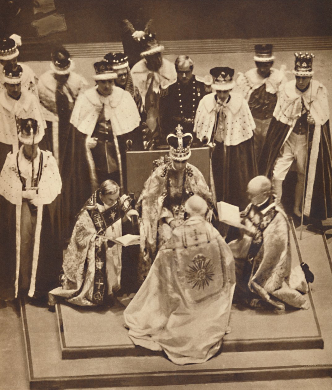 Primate Kneels at the Kings Knees, 1937. május 12 alkotó: Unbekannt
