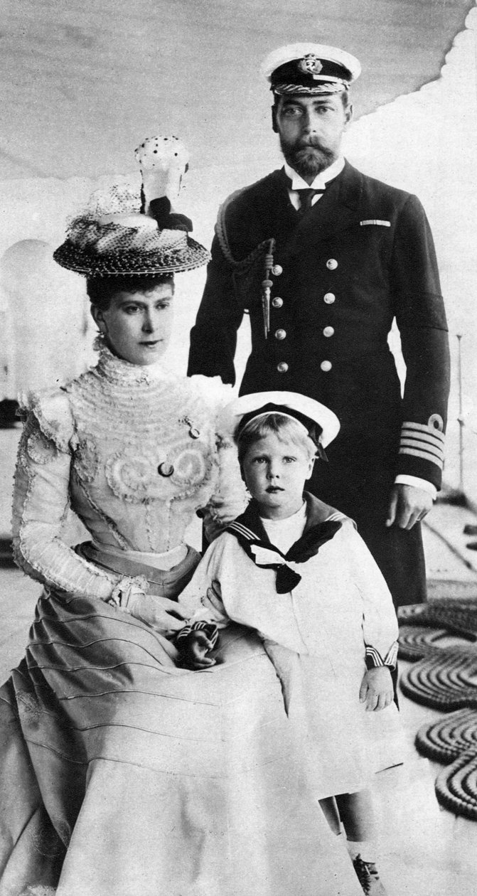György herceg és felesége, Mary fiukkal, Edwarddal, HMS Crescent, 19. század vége – 20. század eleje alkotó: Unbekannt