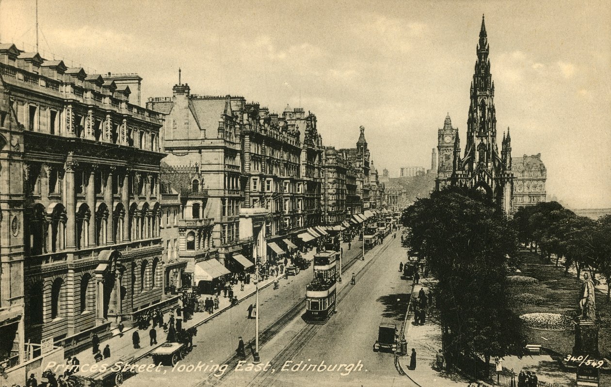 Princes Street Looking East, Edinburgh, 1920-as évek. alkotó: Unbekannt