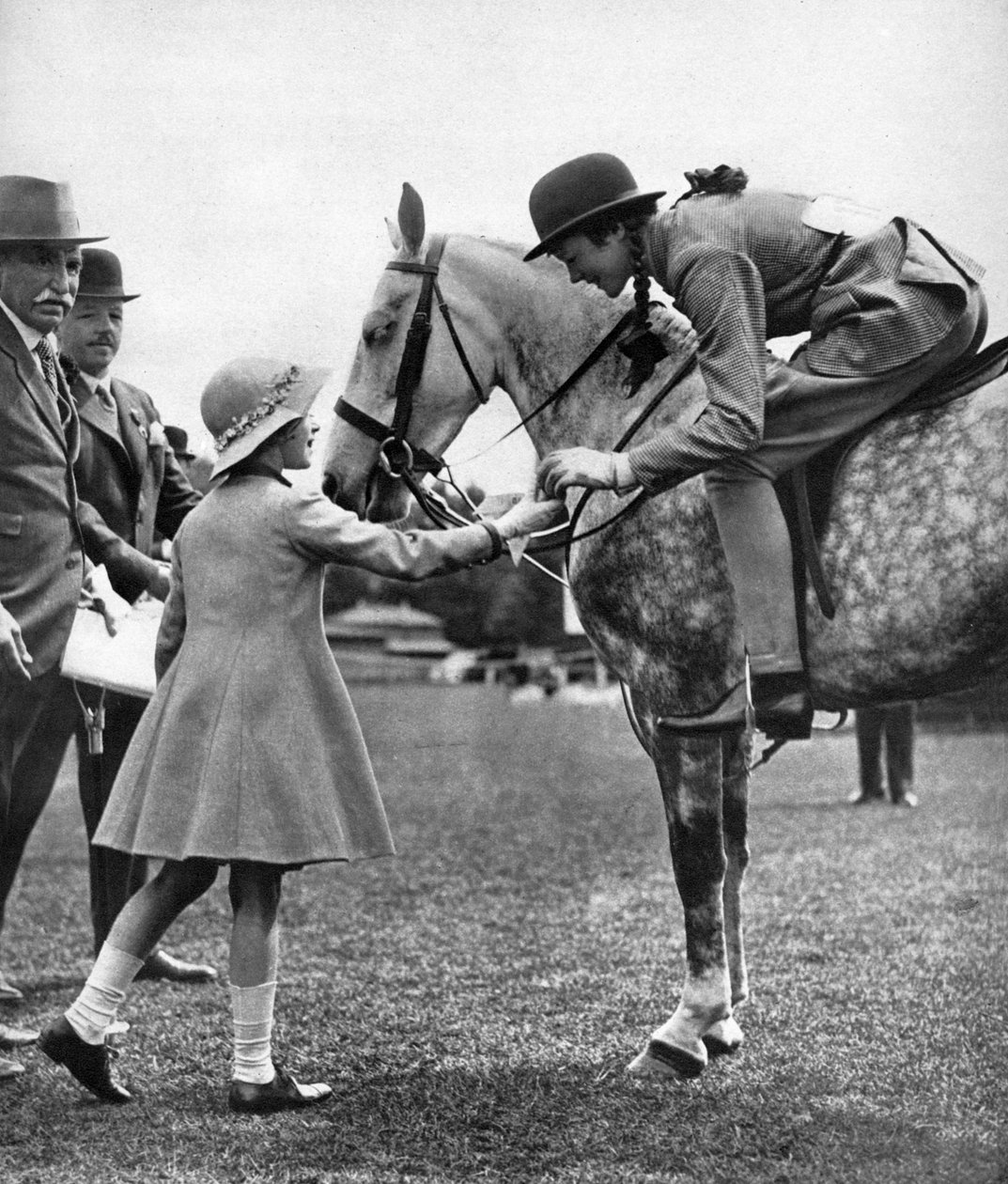 Erzsébet hercegnő a Gyermeknapon, Richmond Horse Show, 1936 alkotó: Unbekannt