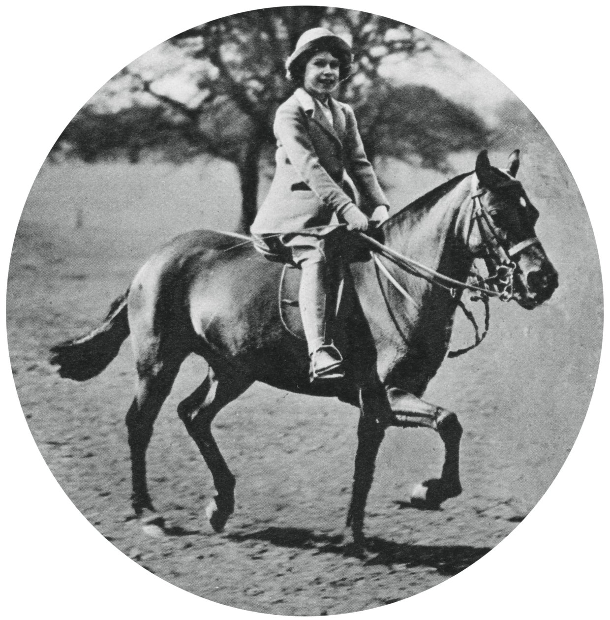 Erzsébet hercegnő lóháton, Windsor Great Park, 1935, 1937 alkotó: Unbekannt