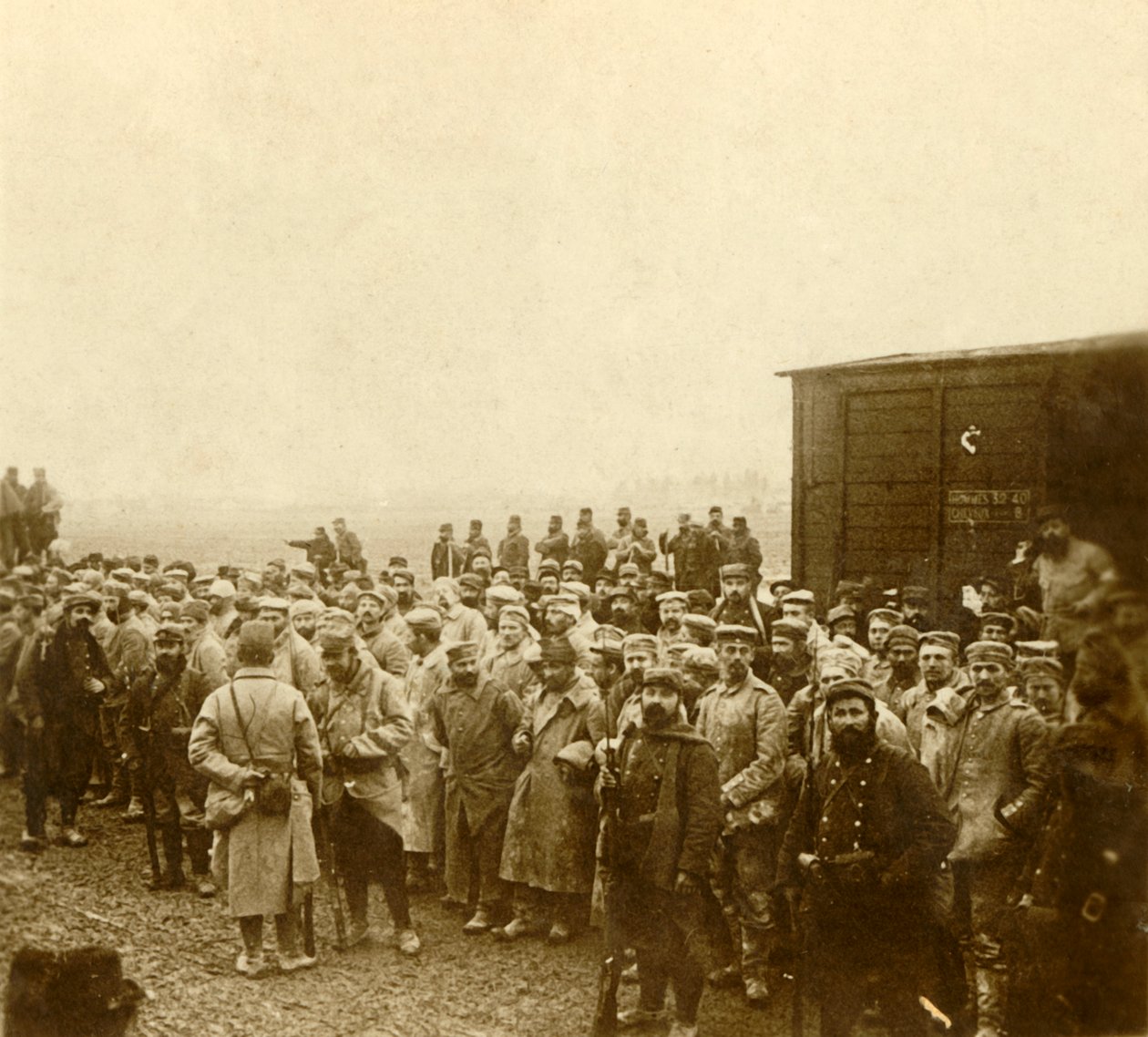 Foglyok Perthes les Hurlusban, Észak-Franciaországban, 1914-c1918 alkotó: Unbekannt