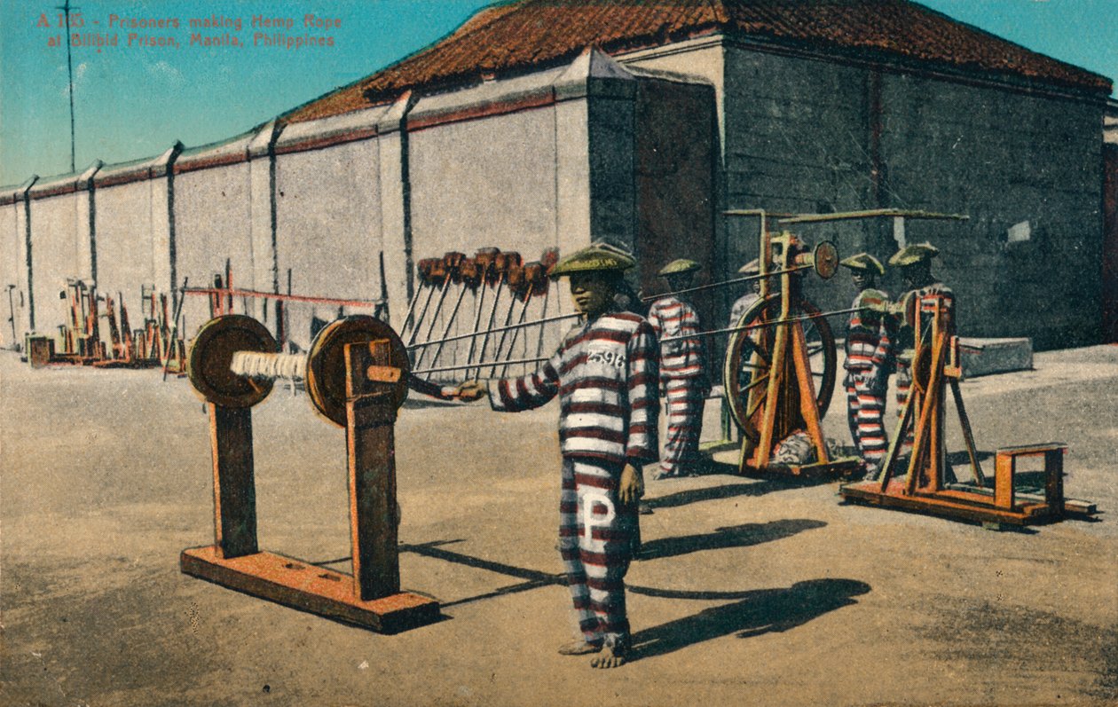 Foglyok kenderkötelet készítenek a Bilibid börtönben, Manila, Fülöp-szigetek, 1900 alkotó: Unbekannt