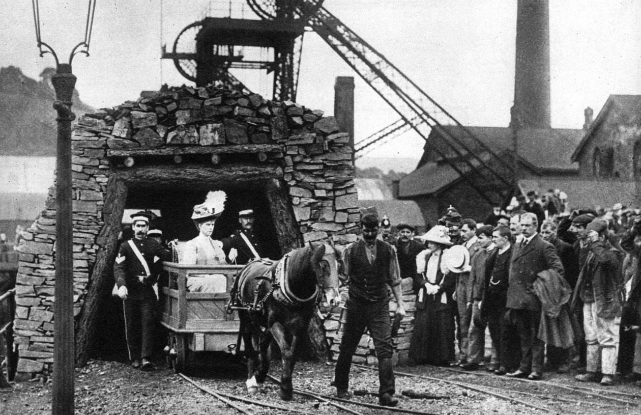 Mária királynő egy walesi kőtelepre látogat, 1935 alkotó: Unbekannt