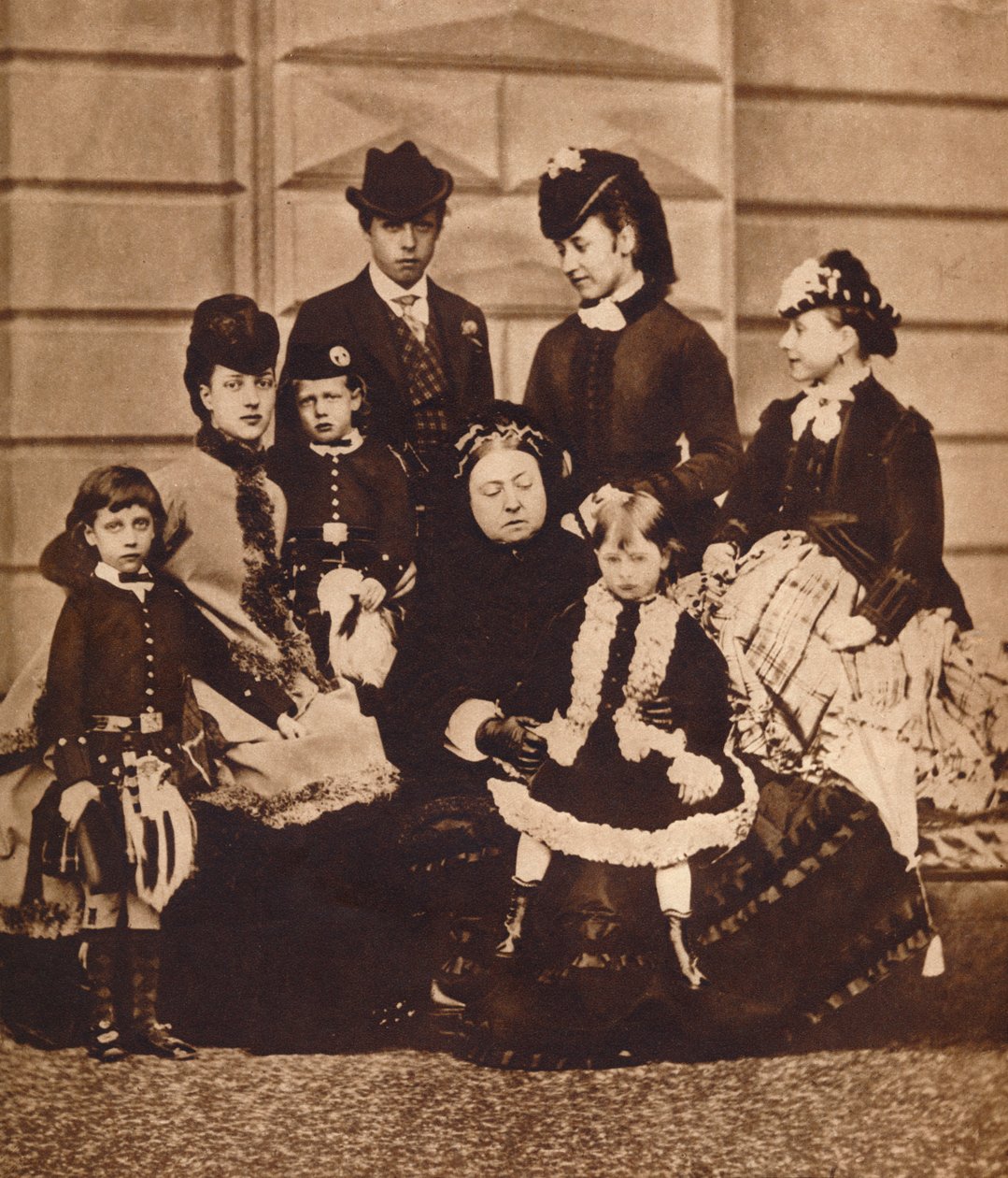 Viktória királynő menyével és unokáival, c1880 1935 alkotó: Unbekannt