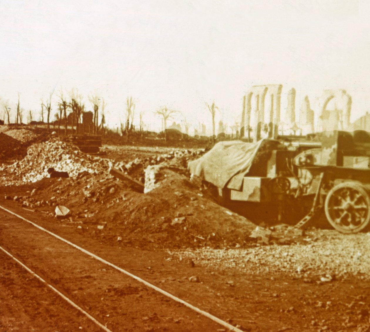 Vasúti vonalak Noordschote faluban, Flandria, Belgium, 1914-c1918 alkotó: Unbekannt