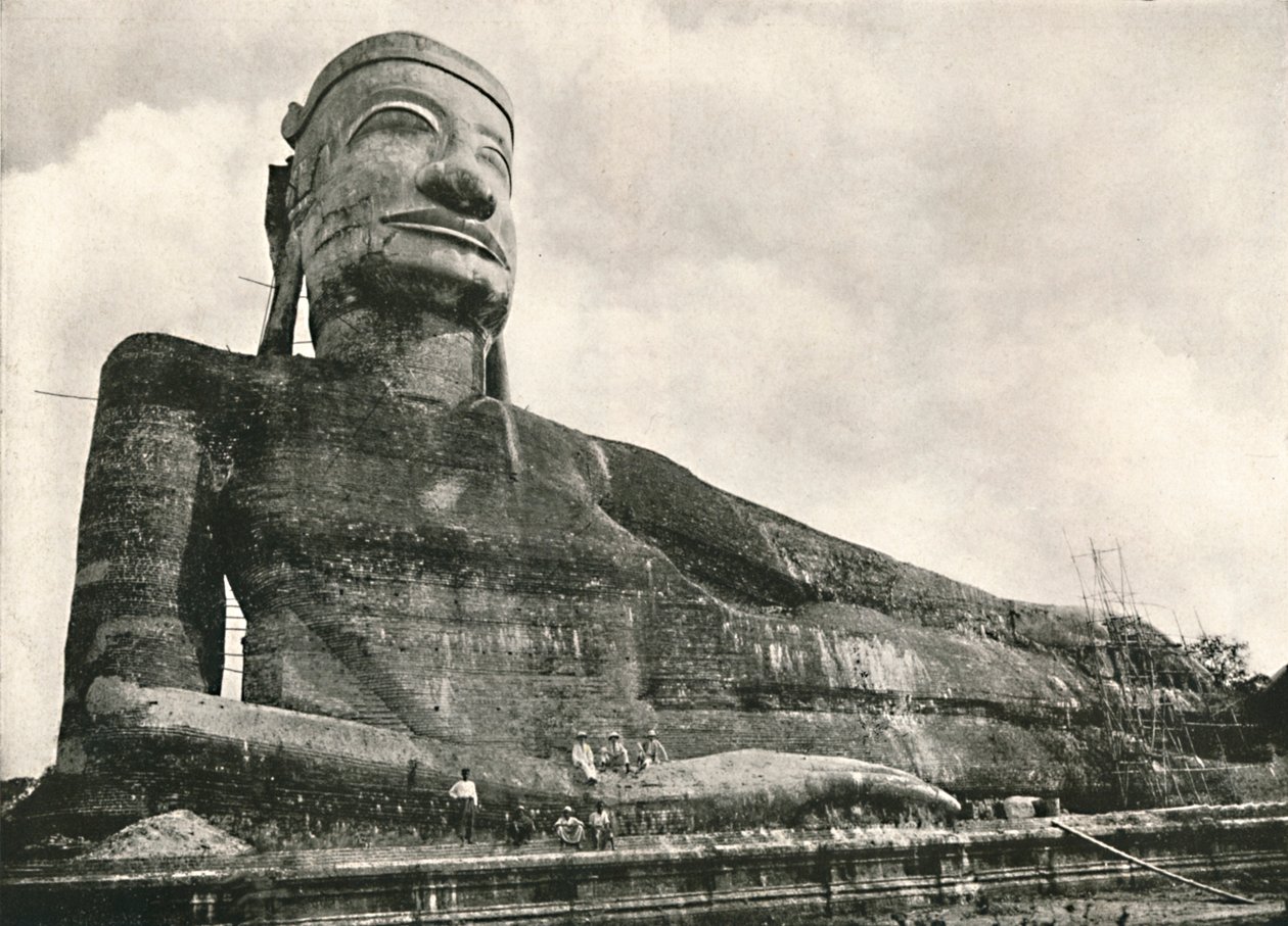 Fekvő Buddha, Wingaba, Rangoon, 1900. alkotó: Unbekannt