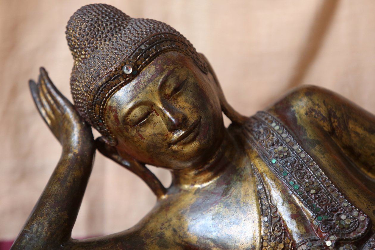 Fekvő Buddha szobor. Gretz. Franciaország alkotó: Unbekannt