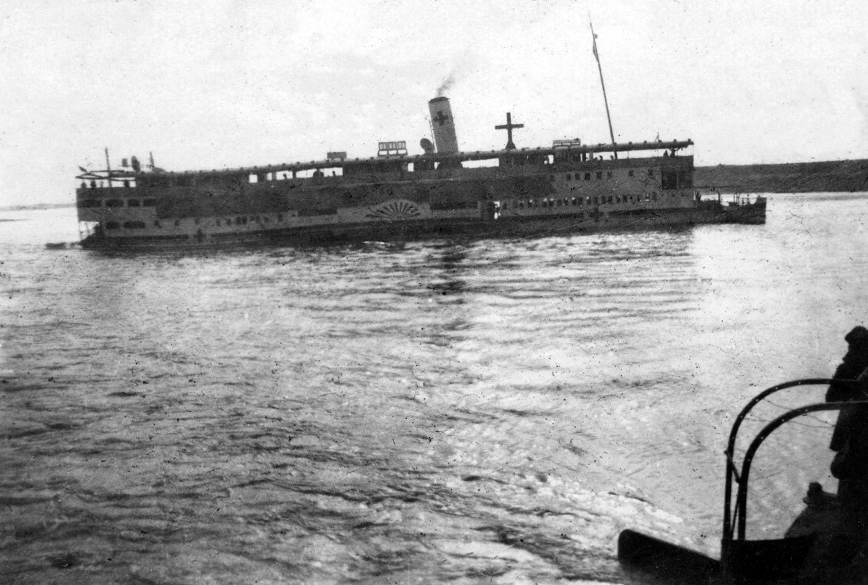 Vöröskereszt folyami hajója felmegy a Tigris folyón, Mezopotámia, I. világháború, 1918 alkotó: Unbekannt