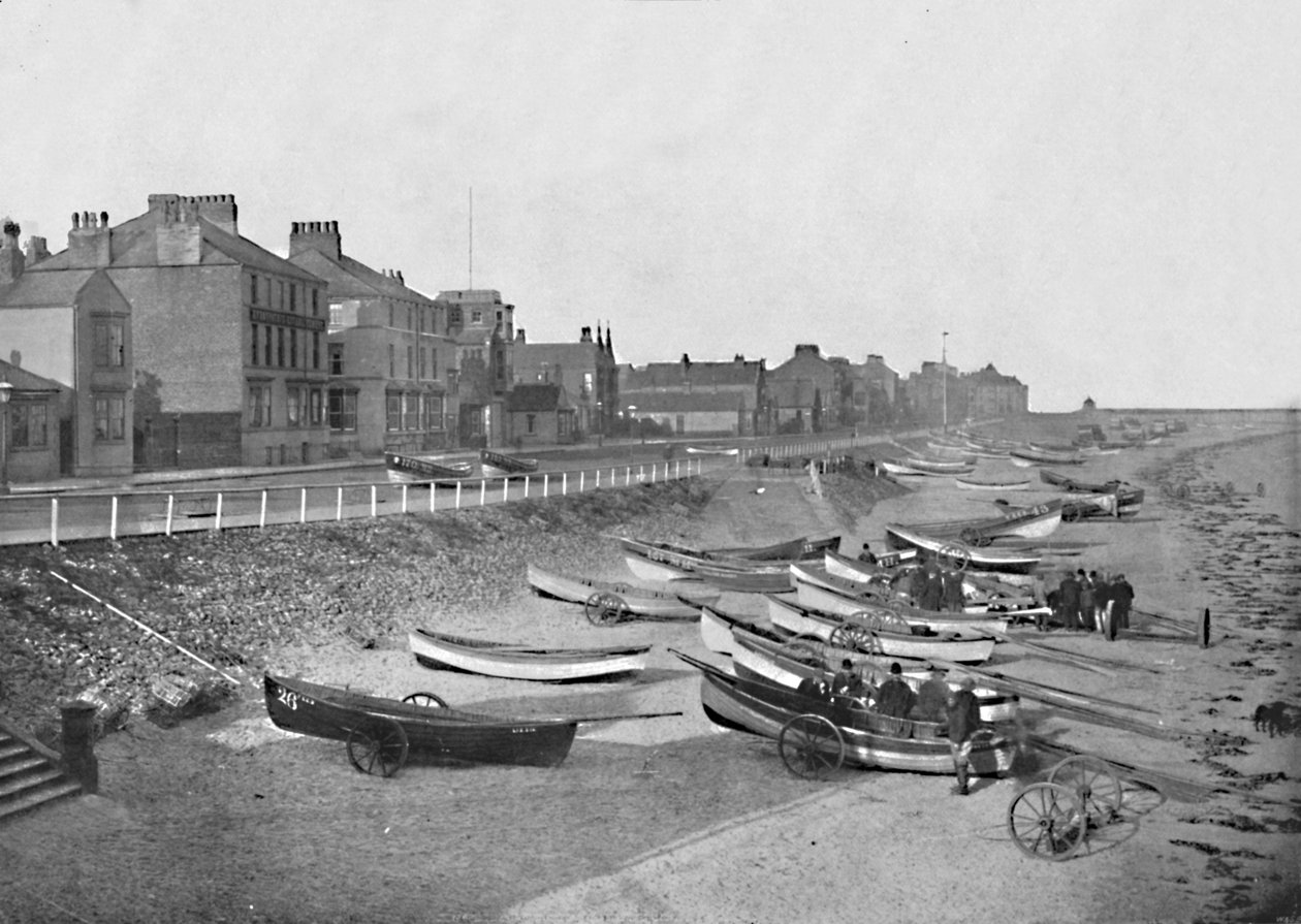 Redcar – Looking Along The Esplanade, 1895 alkotó: Unbekannt