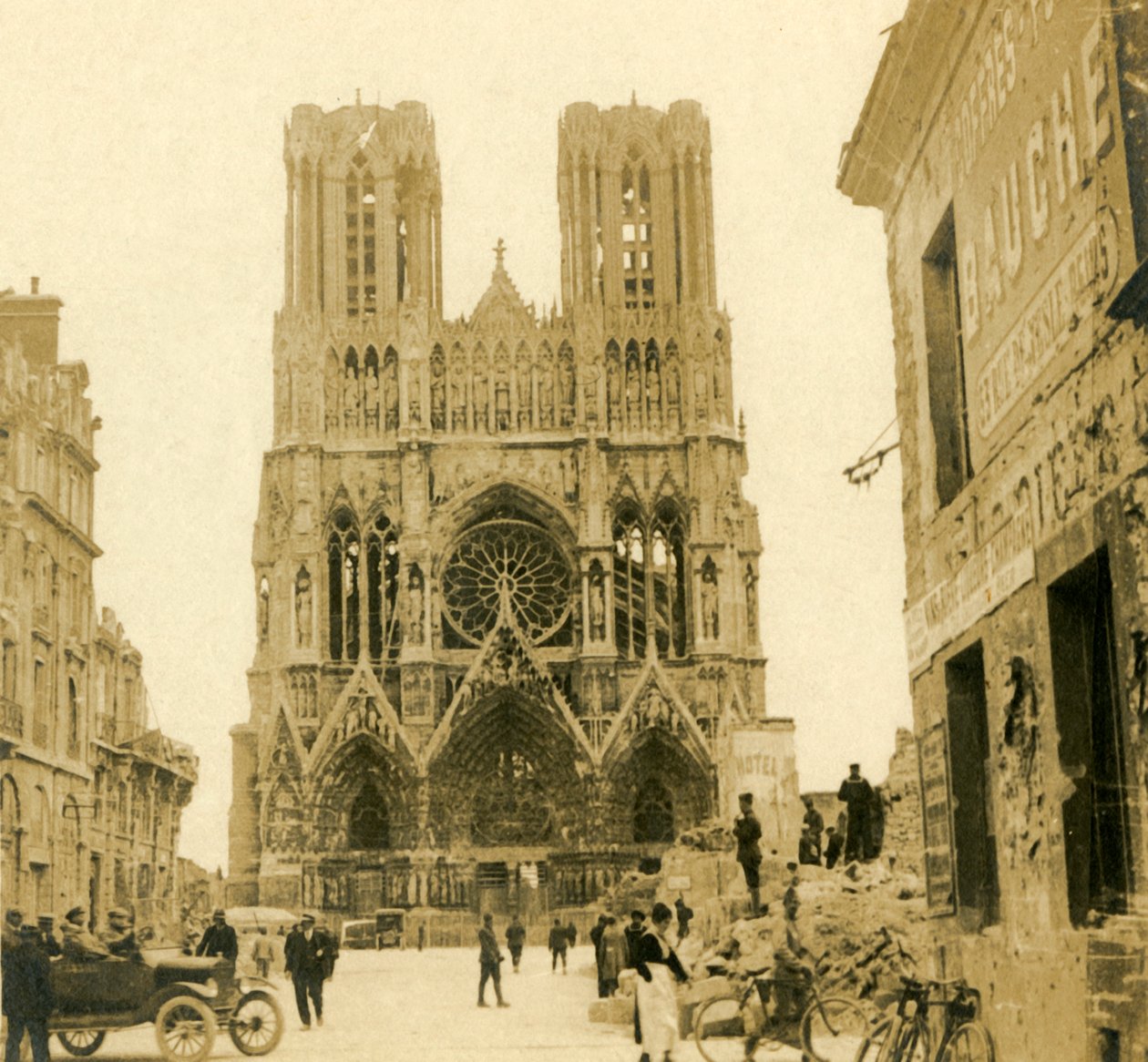 Reims katedrális, Reims, Észak-Franciaország, 1914-c1918 alkotó: Unbekannt
