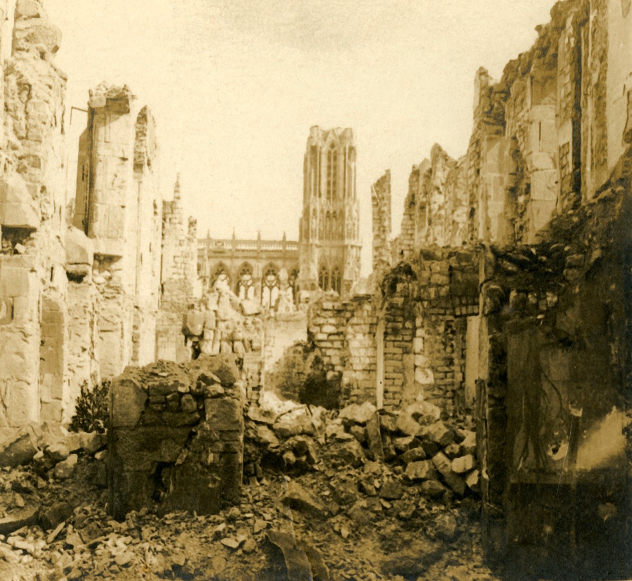 Reims katedrális, Reims, Észak-Franciaország, 1914-c1918 alkotó: Unbekannt