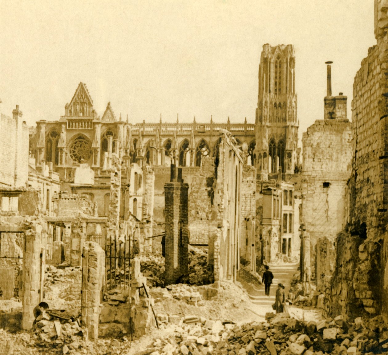 Reims katedrális, Reims, Észak-Franciaország, 1914-c1918 alkotó: Unbekannt