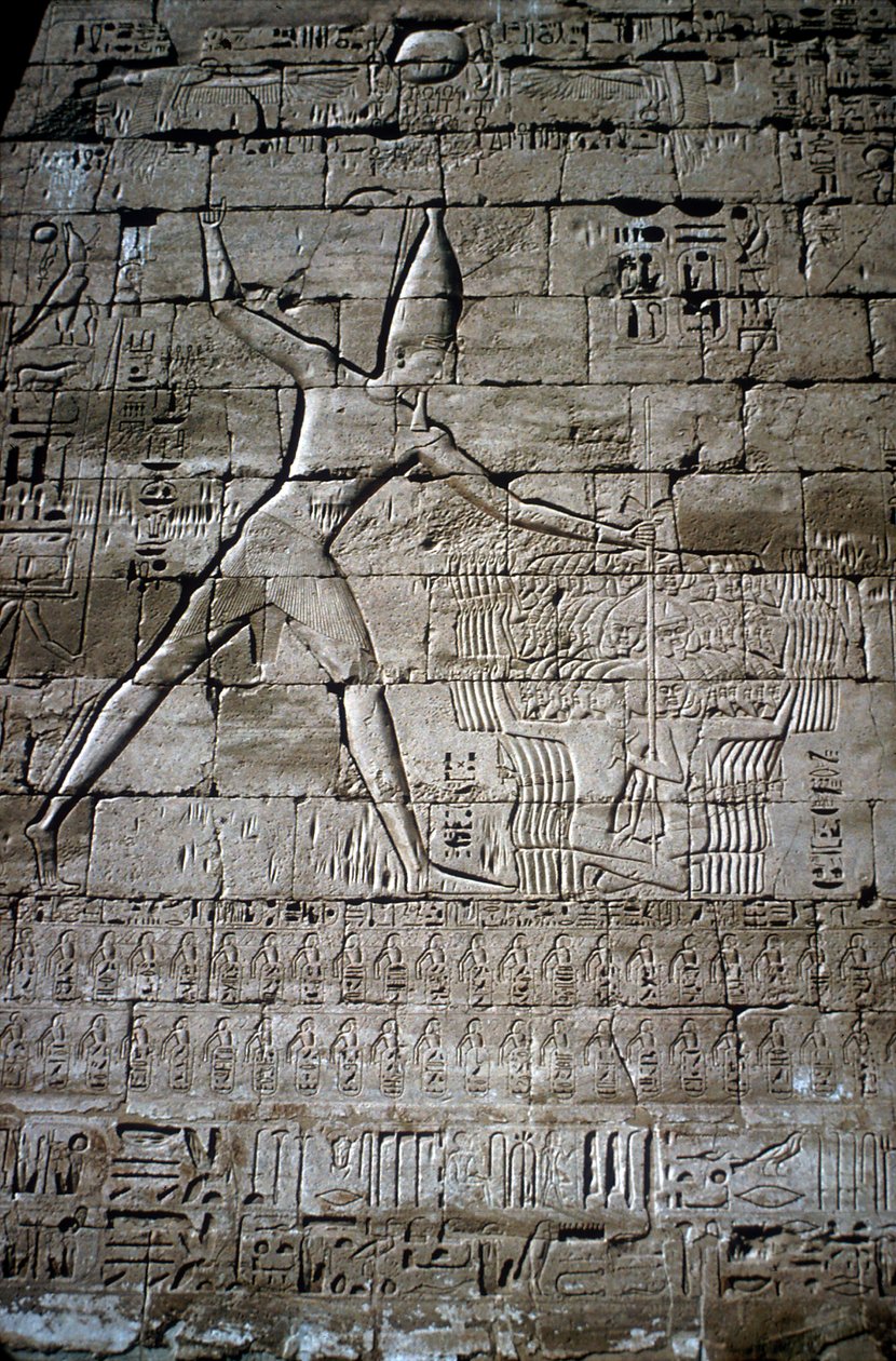 Az ellenséget ütő III. Ramszesz domborműve, Ramszesz III halottas temploma, Medinet Habu, Kr.e. 1200 alkotó: Unbekannt