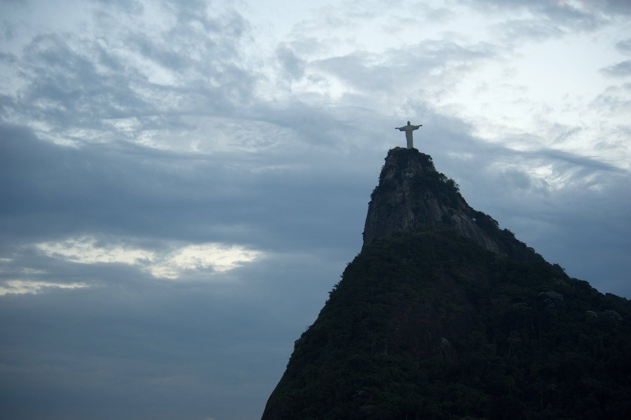 Rio de Janeiro, Megváltó Krisztus szobra Corcovadón, Sugarloaf Mountain, Brazília alkotó: Unbekannt