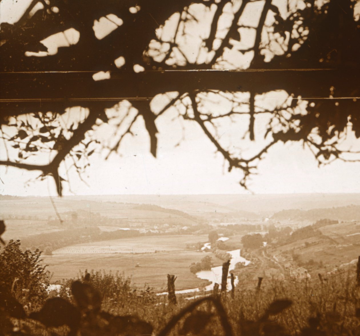 Meuse folyó a lövészárokból nézve, Verdun, Észak-Franciaország, 1914-c1918 alkotó: Unbekannt