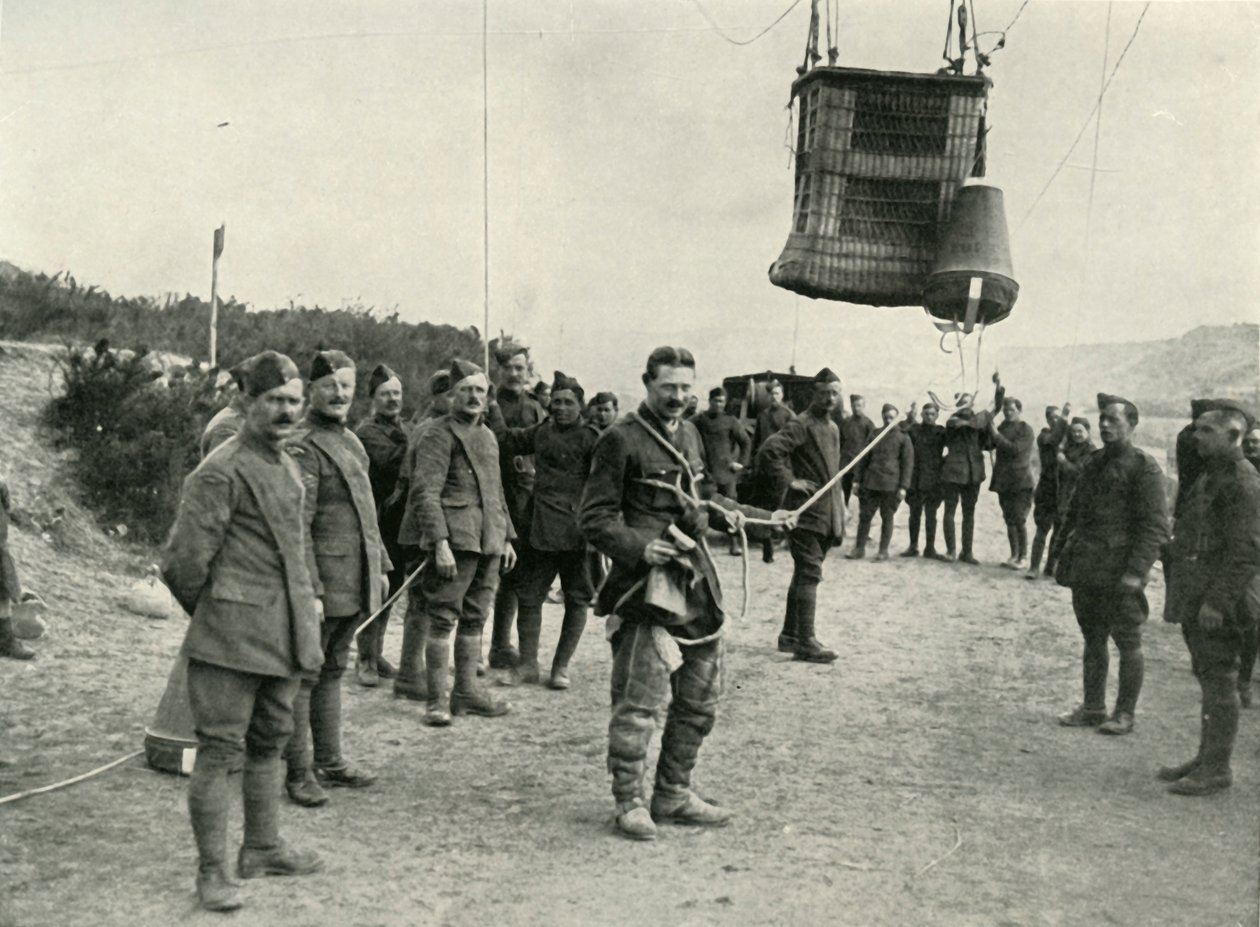 A Royal Field Artillery kite léggömbök fegyvereink szemei voltak Franciaországban, 1919. alkotó: Unbekannt