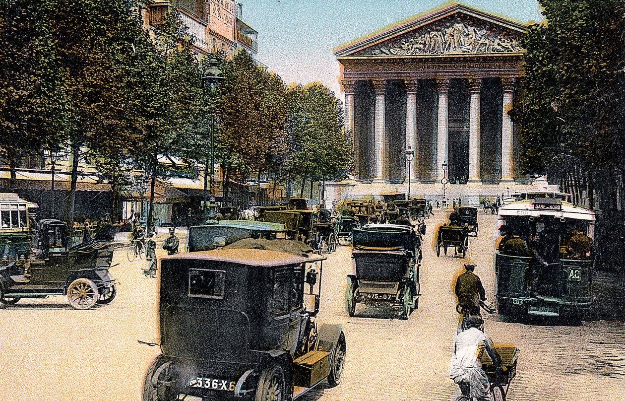 Rue Royale és a Madeleine, Párizs, autókkal és egy motorbusszal az utcán, c1900 alkotó: Unbekannt