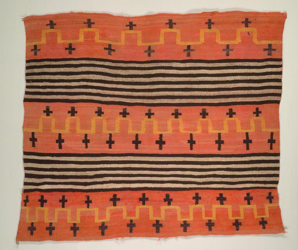 Takarót viselő szőnyeges nők, c. 1895-1905. alkotó: Unbekannt