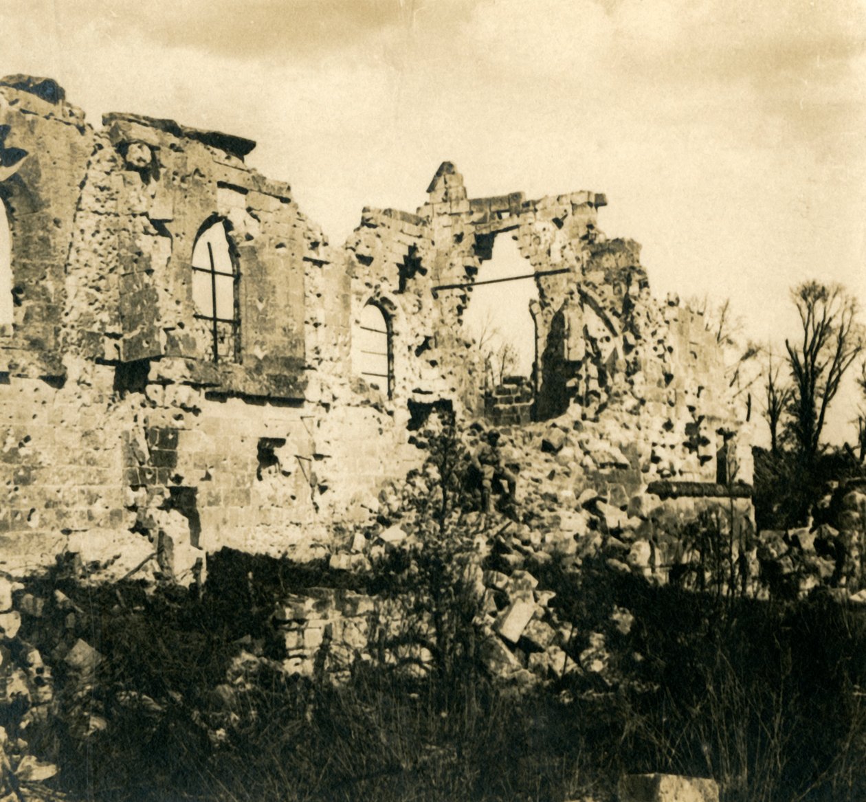 Romos templom Dreslincourtban, Észak-Franciaországban, 1914-c1918 alkotó: Unbekannt