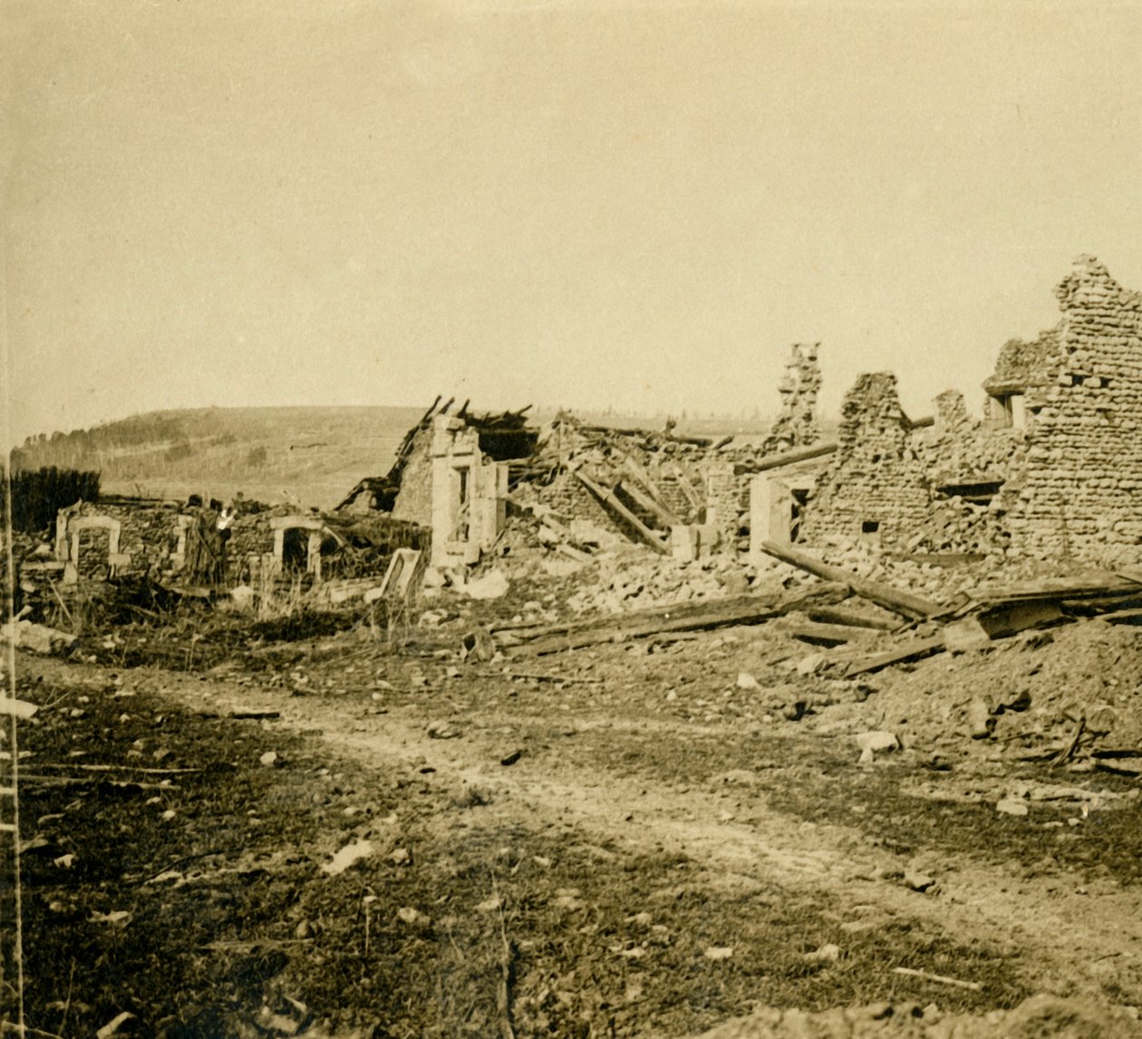 Les Éparges romjai, Észak-Franciaország, c1914-c1918. alkotó: Unbekannt
