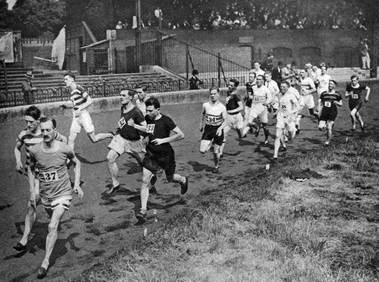 Fél mérföld futása a Civil Service Sports Day-en, Stamford Bridge, London, 1926-1927 alkotó: Unbekannt
