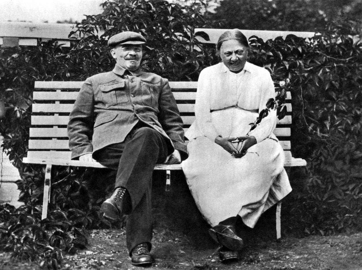 Vlagyimir Lenin orosz bolsevik vezető és Nadezsda Krupszkaja, Gorki, Szovjetunió, 1922 alkotó: Unbekannt