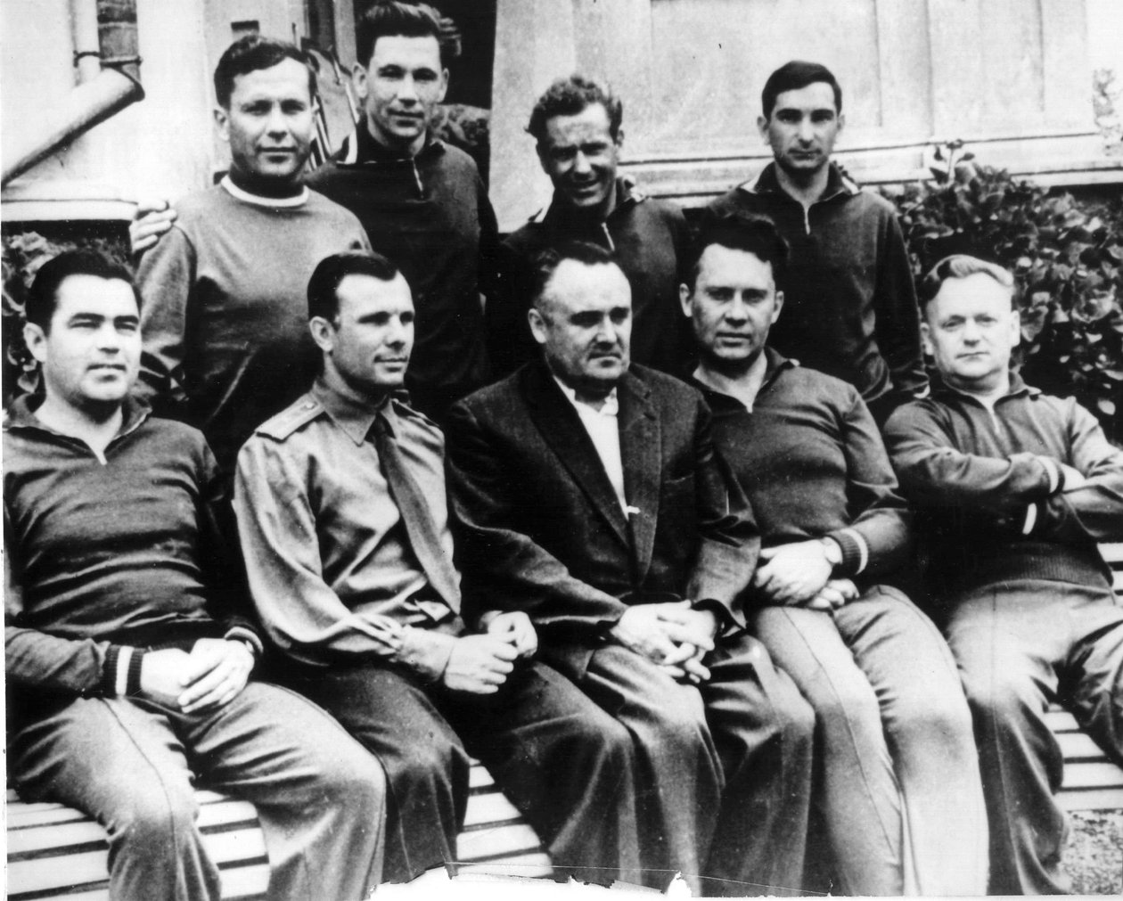 Szergej Koroljov orosz rakétamérnök űrhajósokkal, Krím, Szovjetunió, 1960 alkotó: Unbekannt