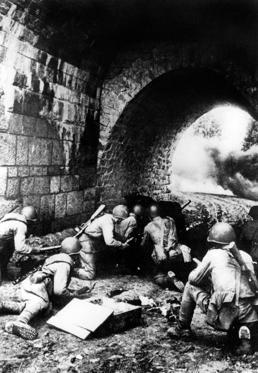 Orosz katonák hadműveletben Riga közelében, Lettországban, 1944 alkotó: Unbekannt