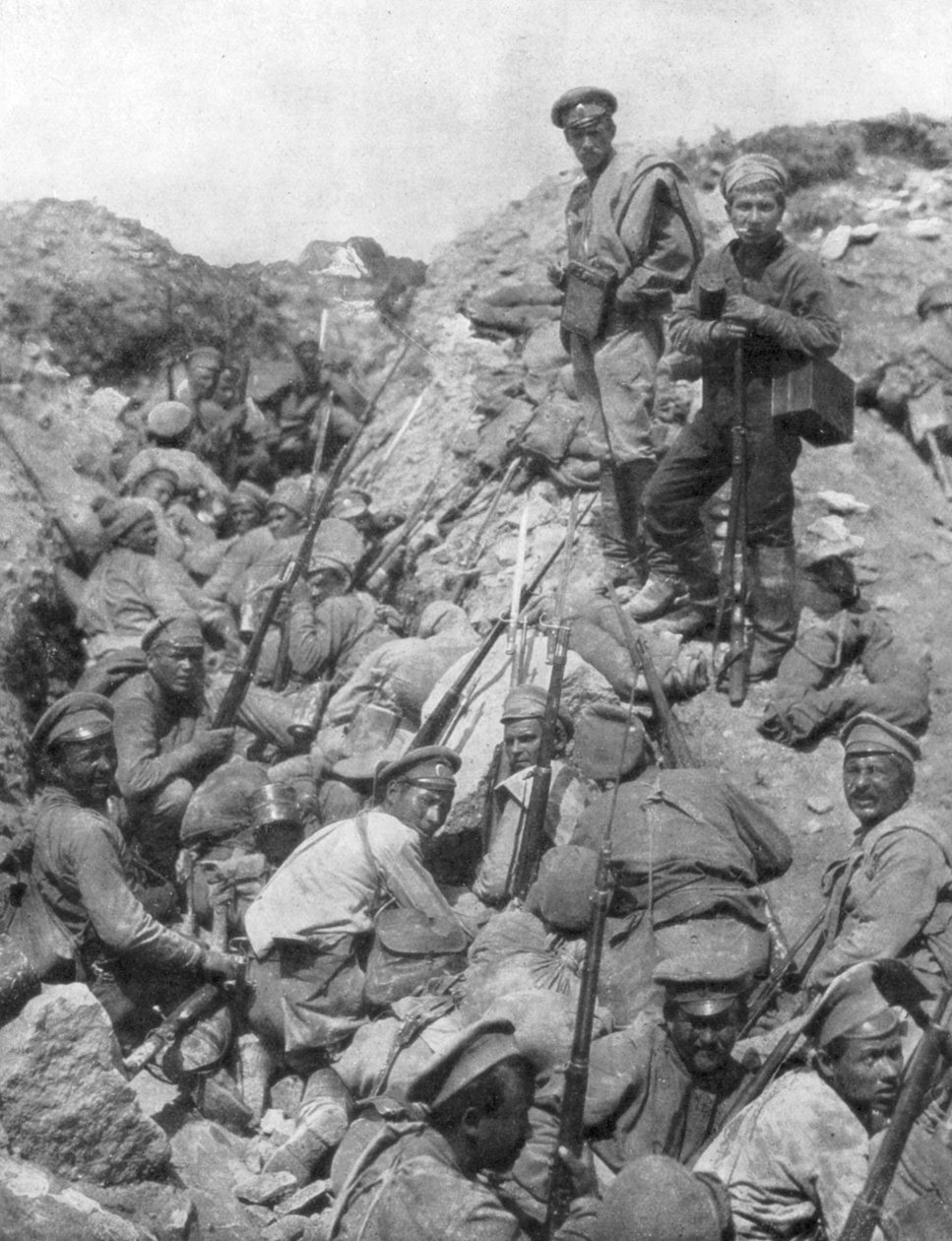 Orosz csapatok a jelre várva, Ternopil, Ukrajna, Első világháború, 1917. július 1. alkotó: Unbekannt