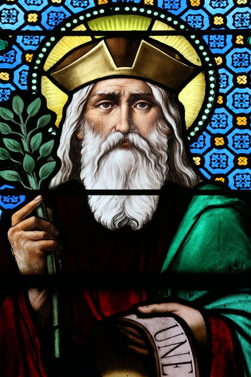 Szent szív templom. Ólomüveg ablak. Ézsaiás az ie 8. századi zsidó próféta volt, aki nevét Isaiah könyvének adta, 20160604, Moulins, Franciaország alkotó: Unbekannt