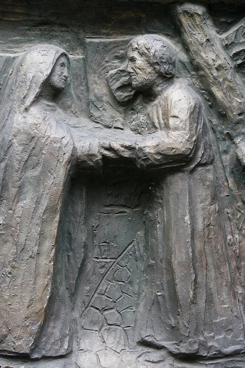Saint-Pierre de Montmartre templom: Notre Dame ajtószobor: Jézus találkozik édesanyjával a Via Dolorosán, Párizs, Franciaország alkotó: Unbekannt