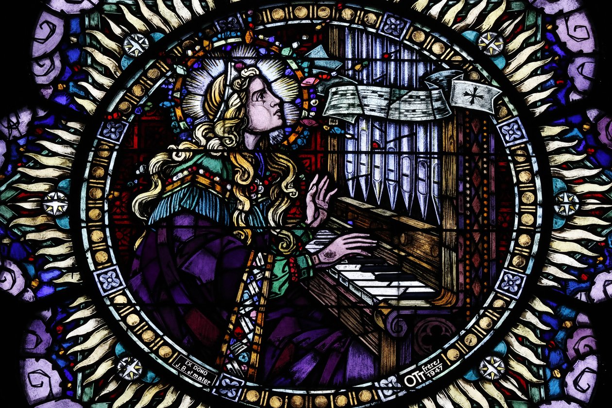 Fiatalabb Szent Péter katolikus templom. Rózsaablak. Sancta Cecilia, a zenészek védőszentje. Strasbourg. Franciaország. alkotó: Unbekannt