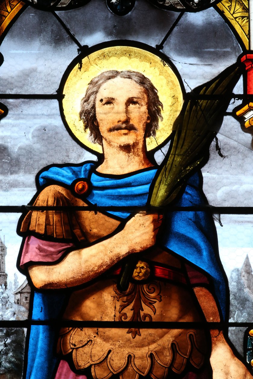 Szent Fargeau templom. Ólomüveg ablak. Saint Julien; Franciaország alkotó: Unbekannt