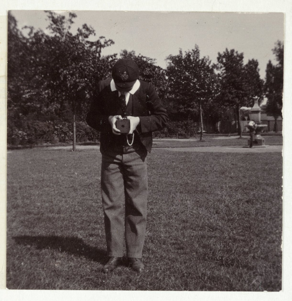 Iskolás fényképez, 1905 alkotó: Unbekannt