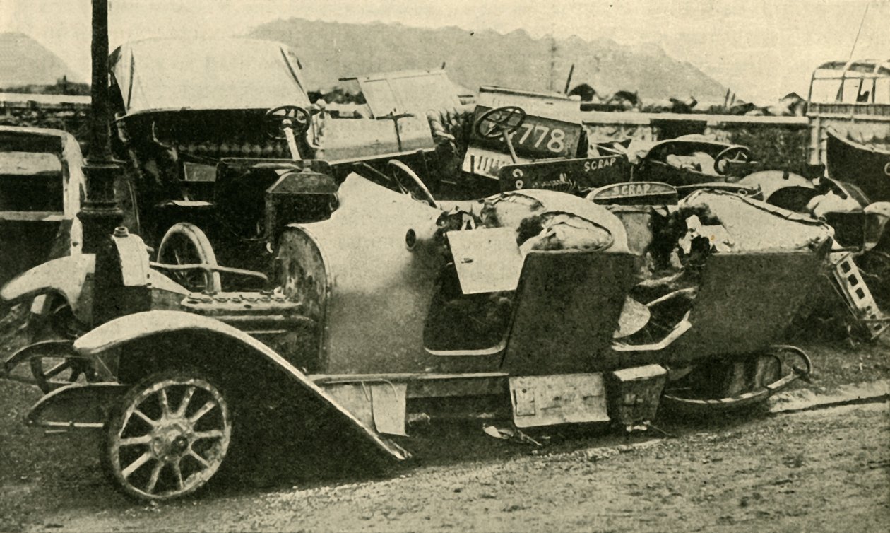 Selejtezve! Németektől elfogott, összetört motorkocsik..., Első világháború, 1914, c1920. alkotó: Unbekannt