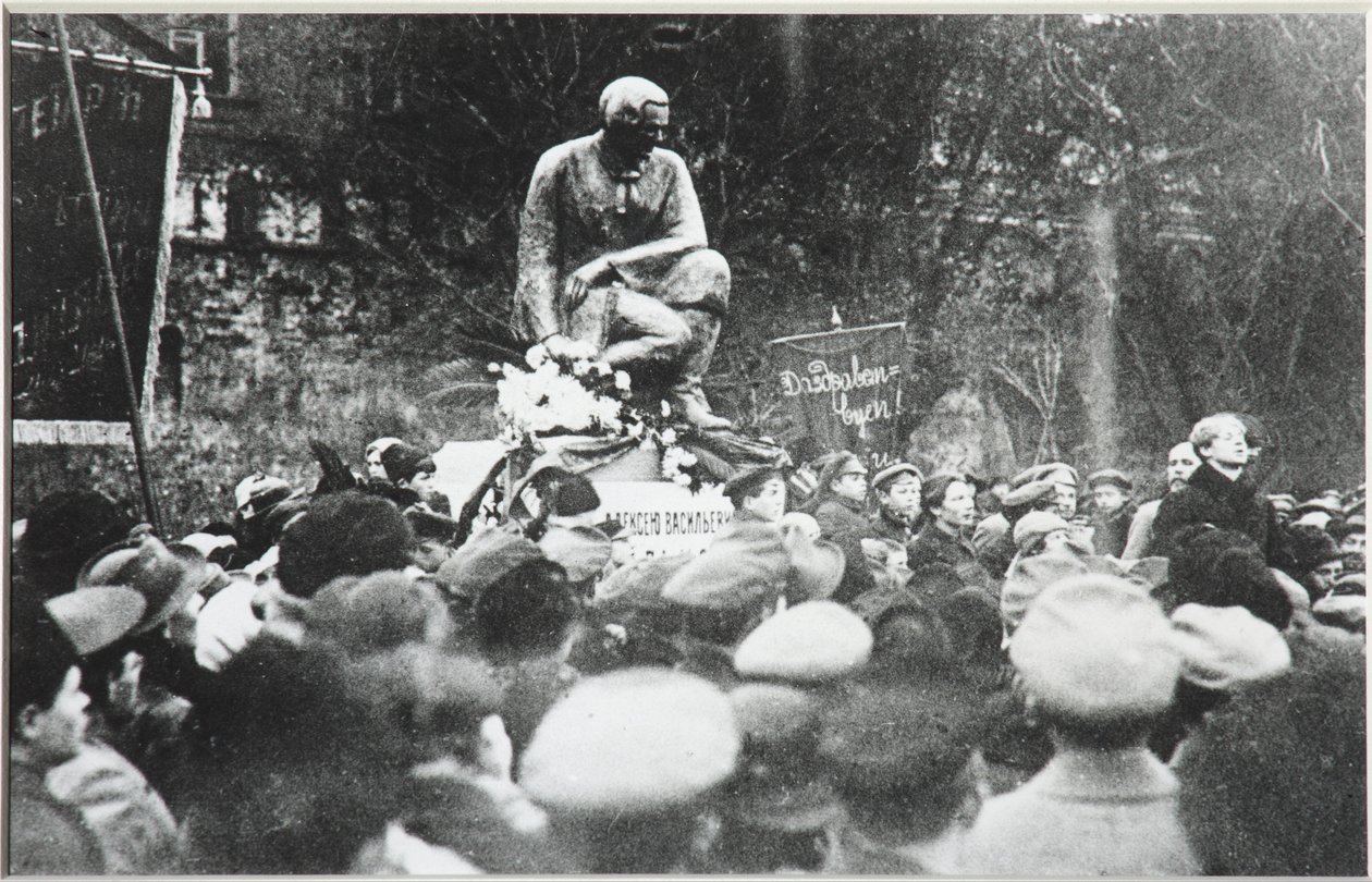 Szergej Jeszenyin a Kolcov Razin emlékmű felszentelésekor, 1918 alkotó: Unbekannt