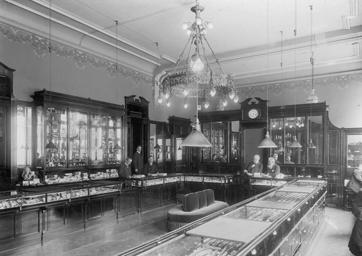 Vásároljon a Fabergé-házban, Szentpéterváron, Oroszországban, 1910 alkotó: Unbekannt