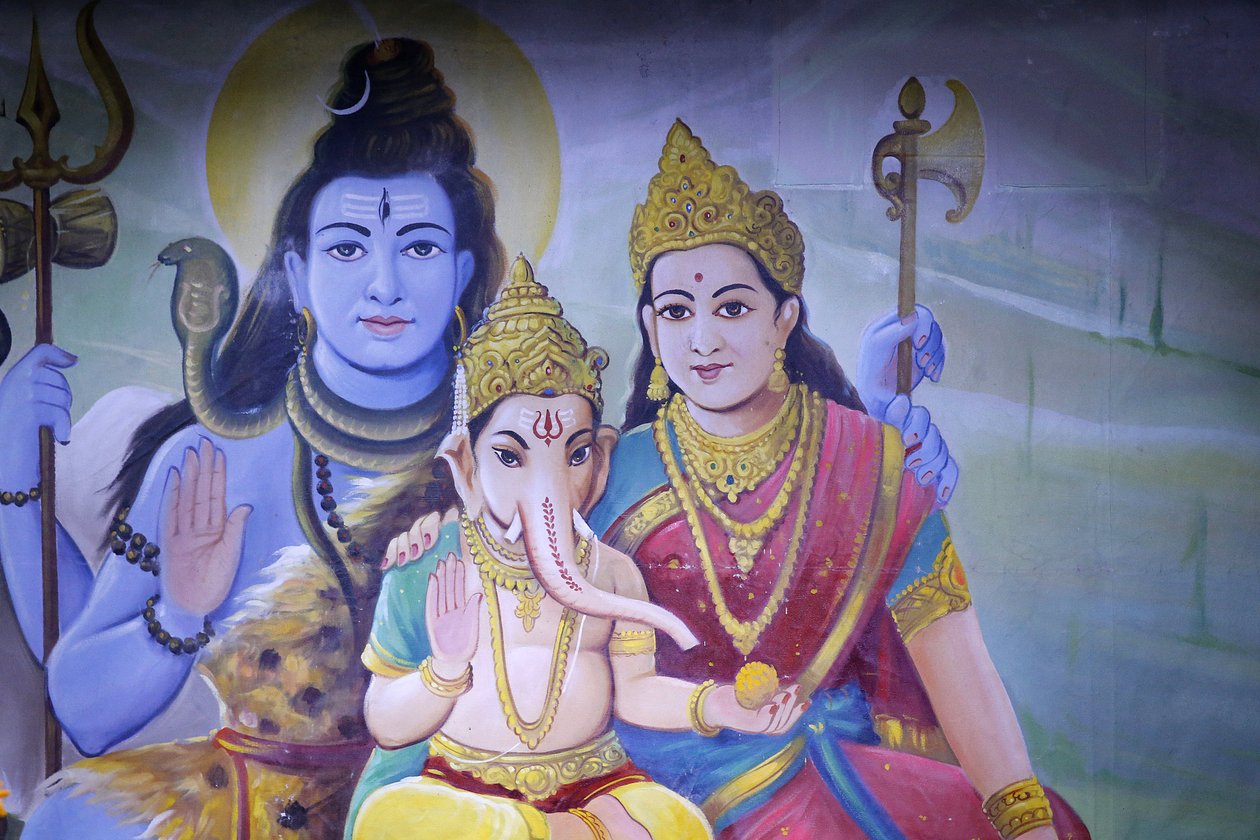Shree Ram Mandir, Leicester. Shiva, parvati és fiuk Ganesh. Egyesült Királyság alkotó: Unbekannt