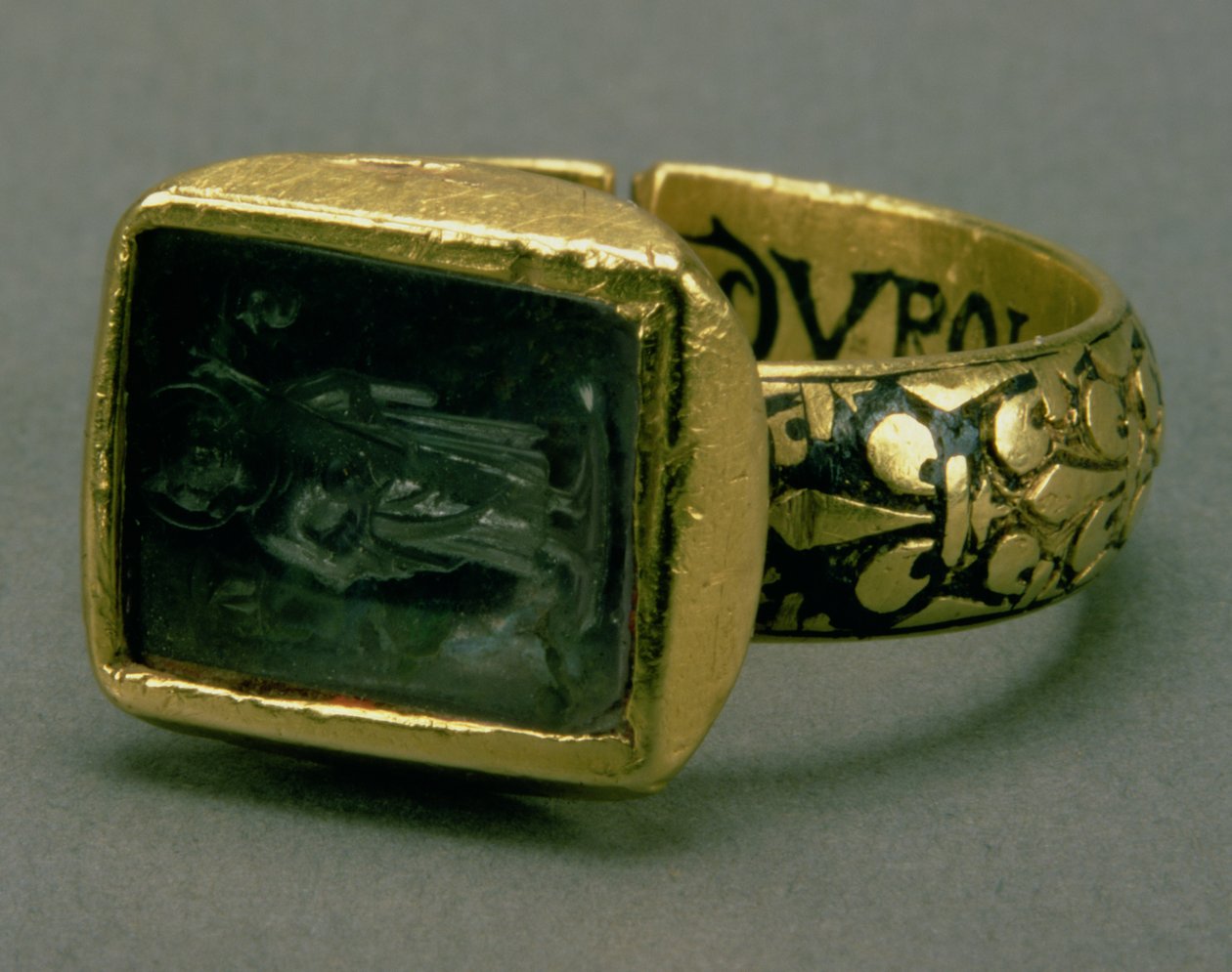 IX. Lajos francia király (Szent Lajos) (1215-70) pecsétgyűrűje (arany és zománc) (lásd még: 98046) alkotó: Unbekannt