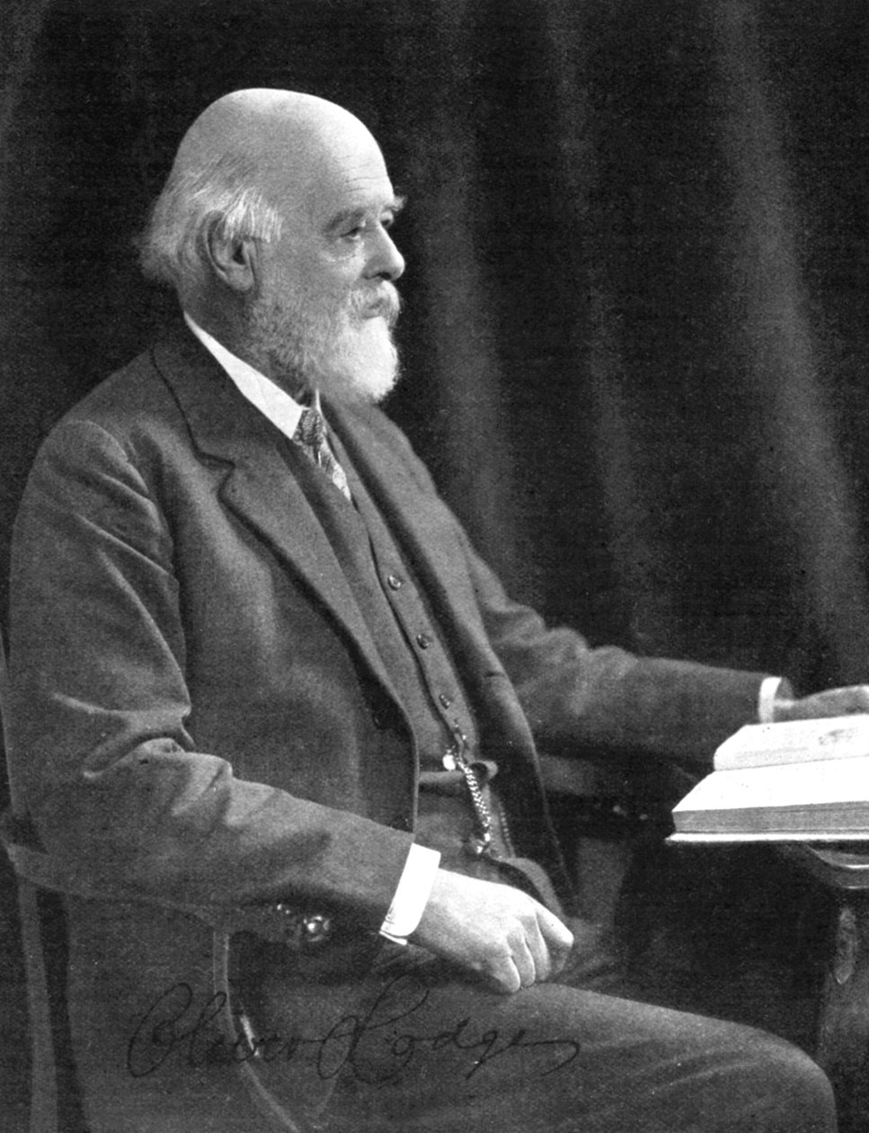 Sir Oliver Joseph Lodge 1851-1940, angol fizikus és író, XX. század eleje alkotó: Unbekannt
